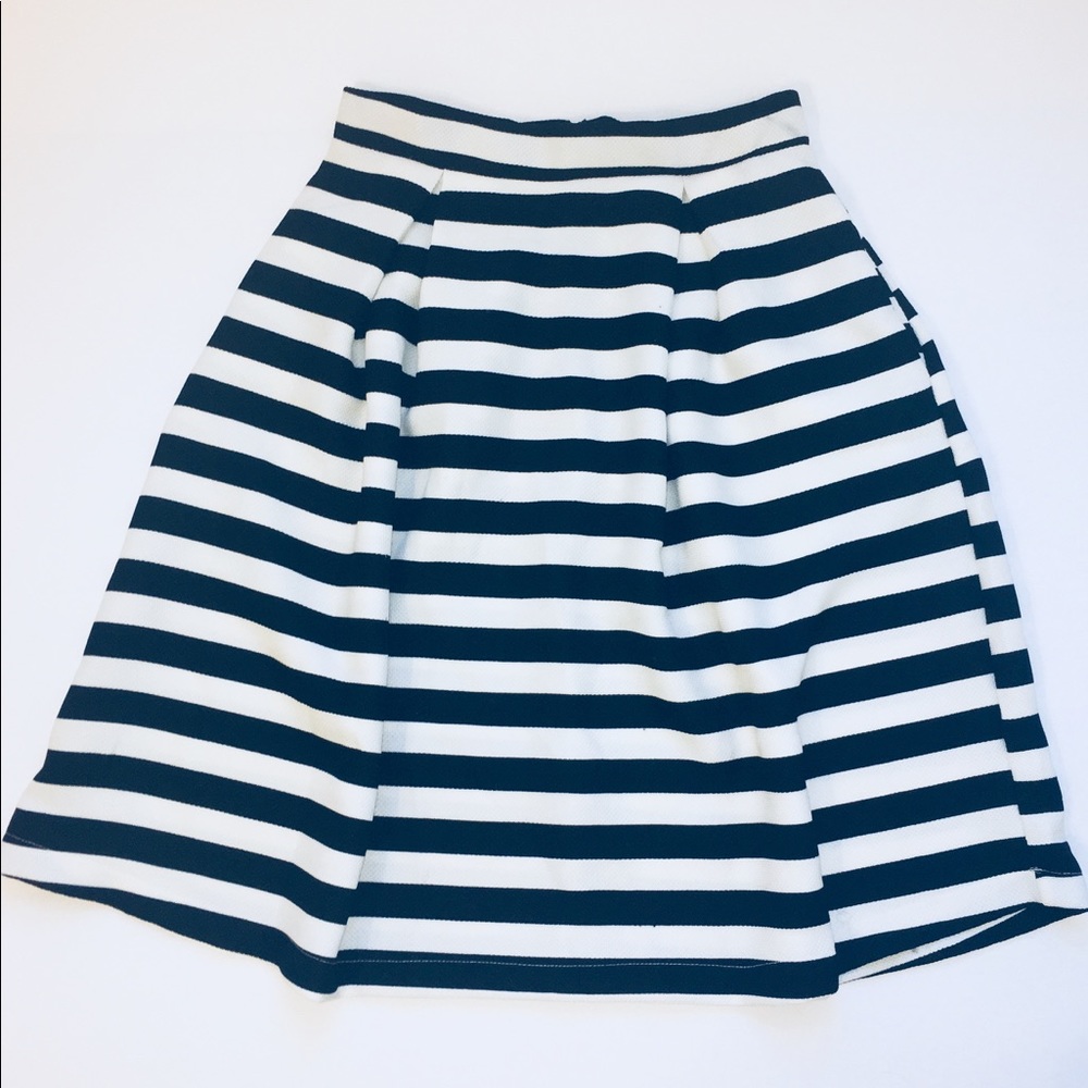 Black and white horizontal striped skirt